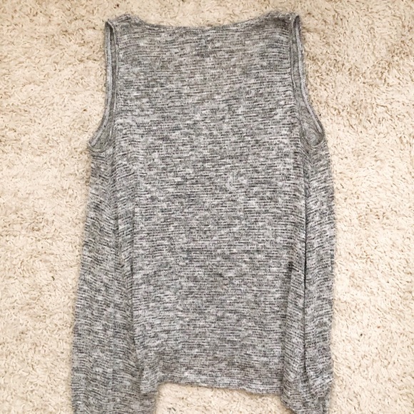 Gray Flowy Tank - Picture 4 of 4